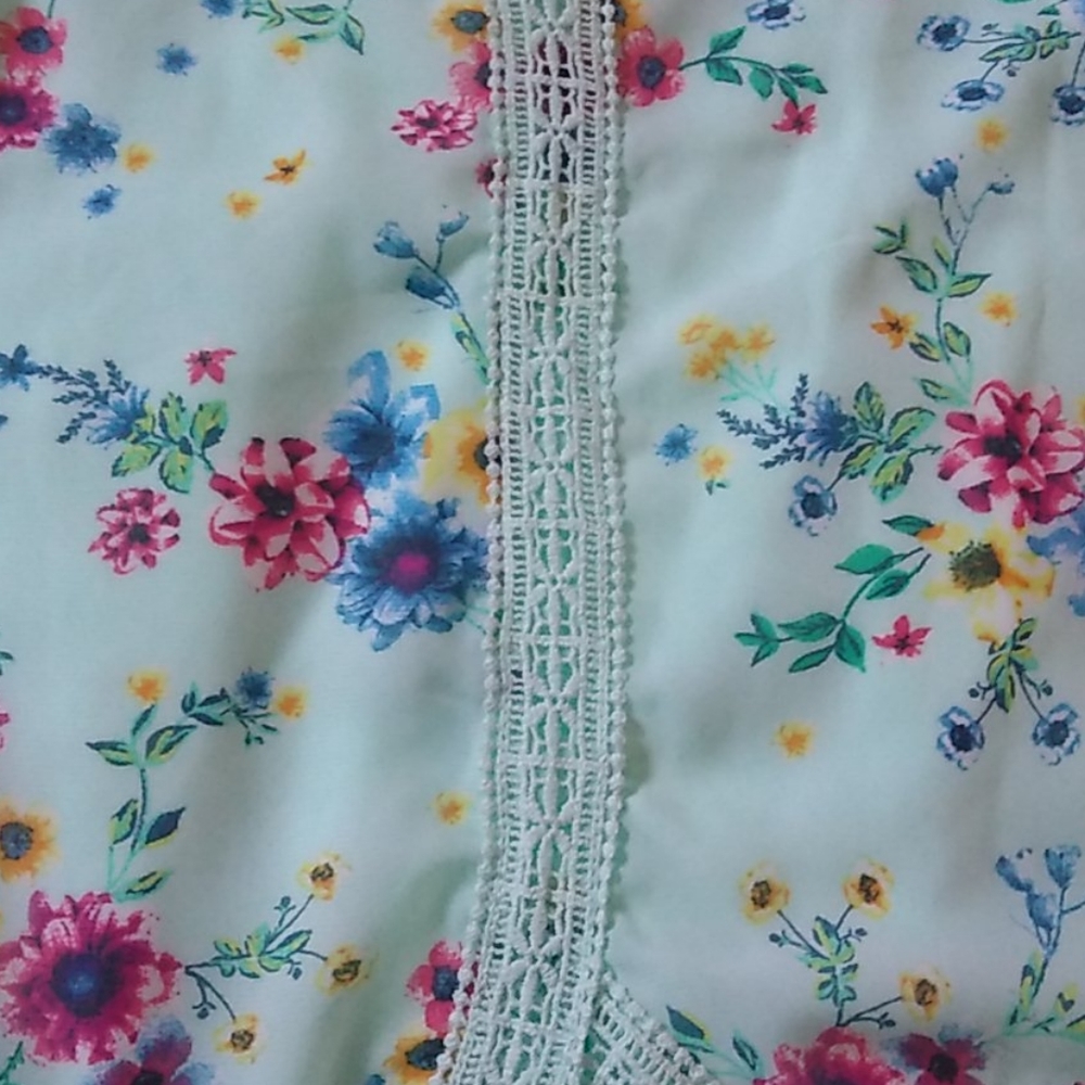 2 Spring cold shoulder tops - Picture 6 of 8